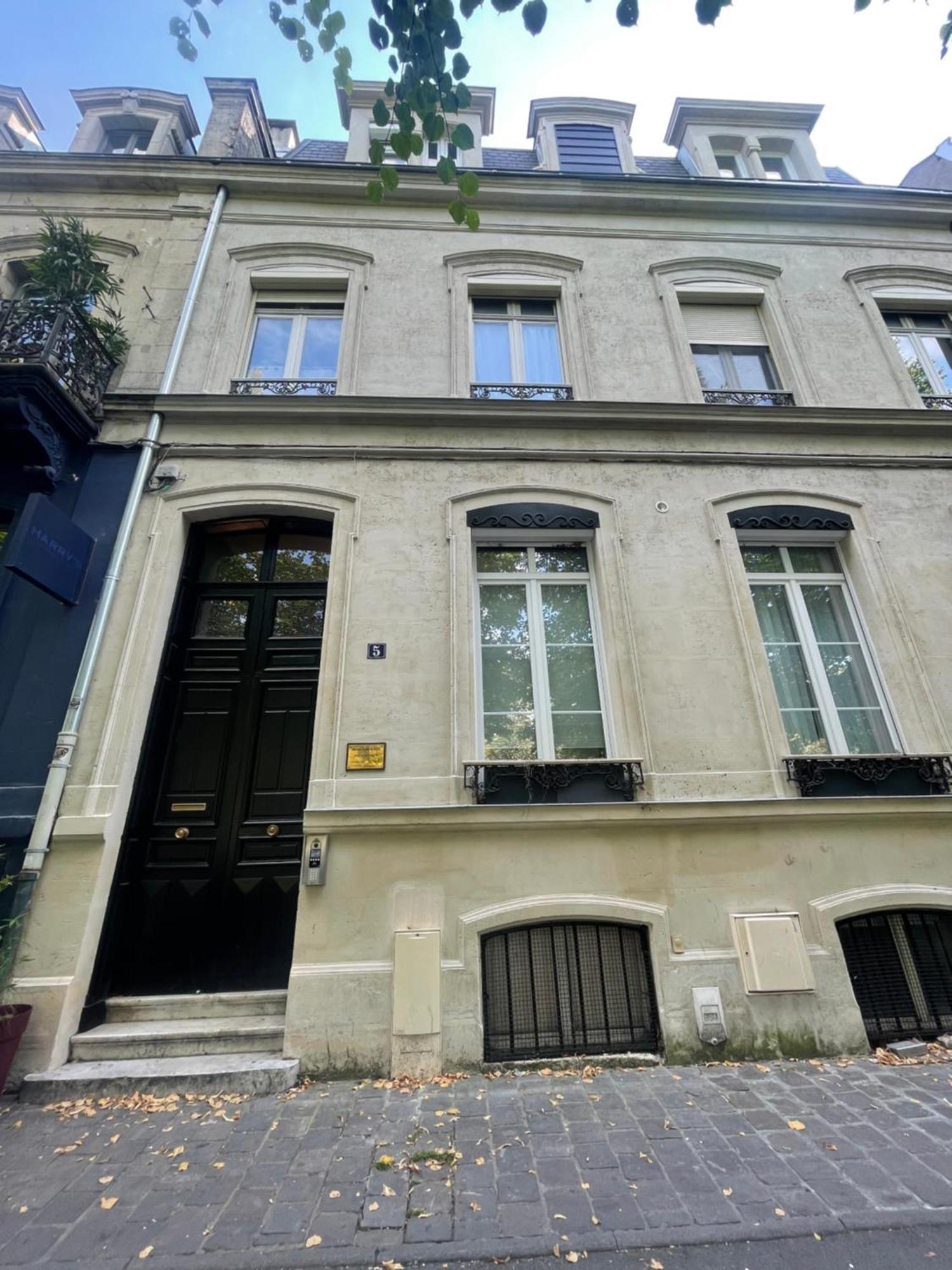 Appartements De Charme Du General Leclerc - Place D'Erlon - Hypercentre - Gare - Reims Exterior photo
